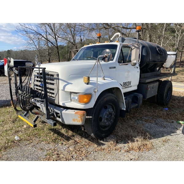 1995 FORD F800 Sprayer Truck