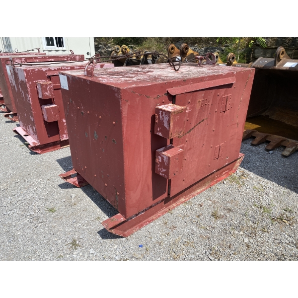 42" X 67" RIGGING STORAGE BOX