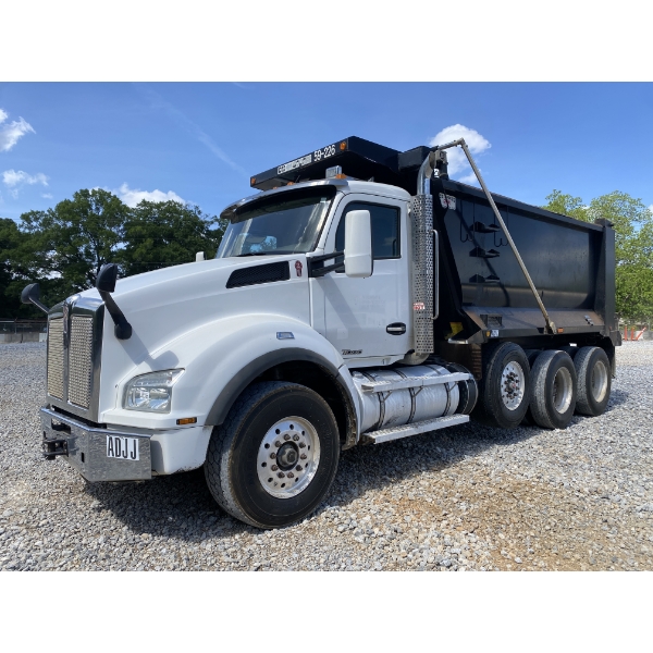 2017 KENWORTH T880 Dump Truck