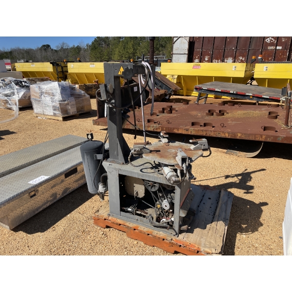 8931 TIRE CHANGER MACHINE