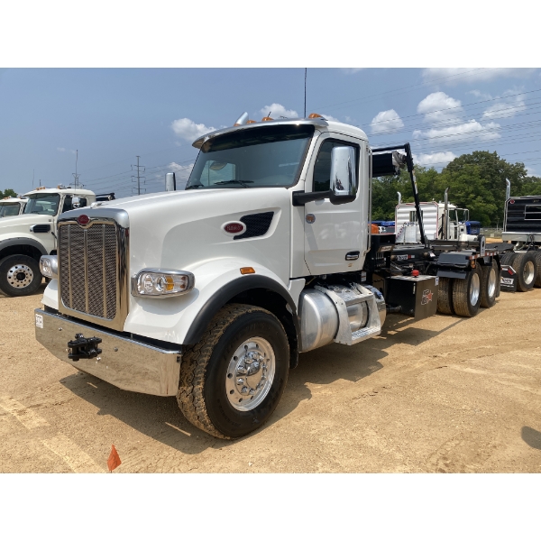 2025 PETERBILT 567 Roll Off Truck