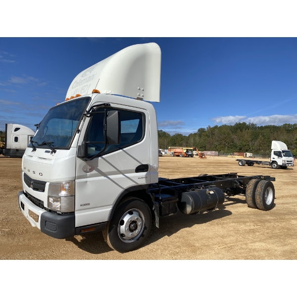 2017 MITSUBISHI FUSO CANTER Cab and Chassis Truck