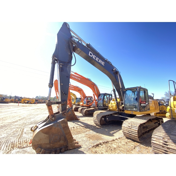 2016 DEERE 300G LC Excavator