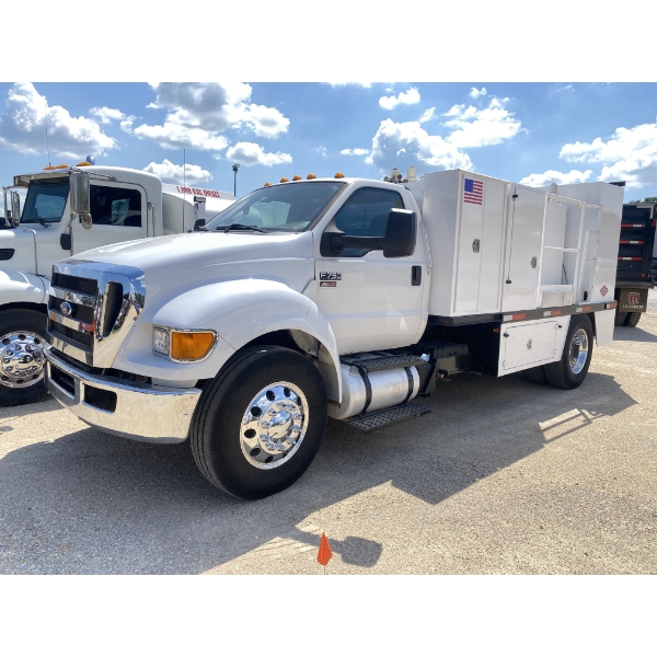 2012 FORD F750 XL Fuel / Lube Truck