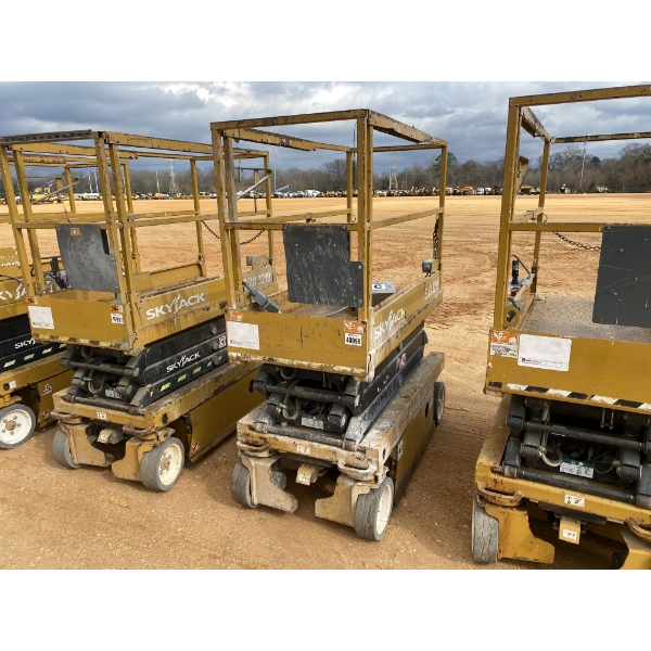 2018 SKYJACK SJIII-3219 Scissor Lift