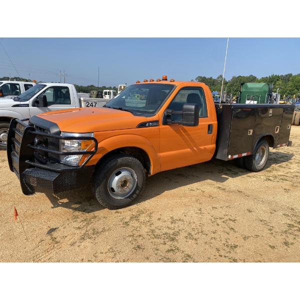2015 FORD F350 Pickup Truck