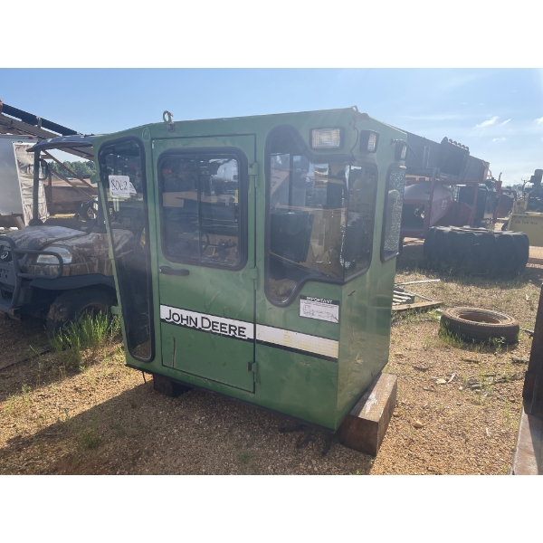JOHN DEERE CAB