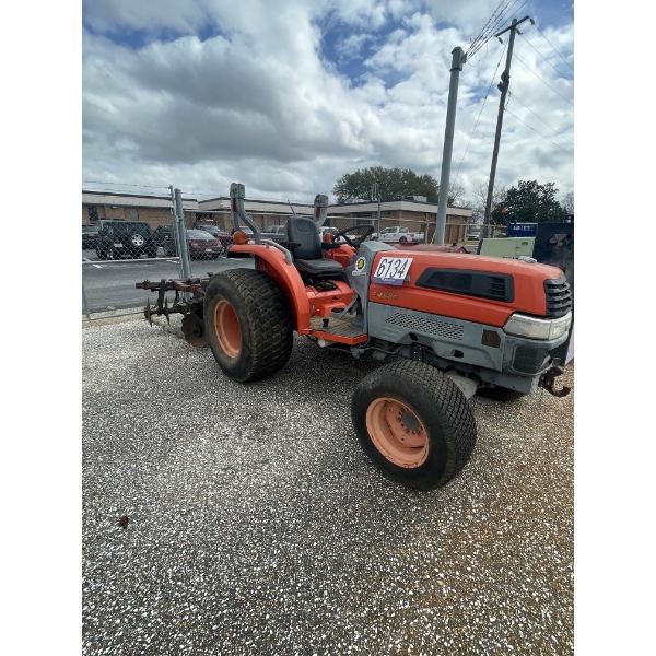 KUBOTA L4330 Farm Tractor