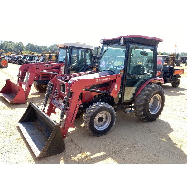 MAHINDRA 2538 Farm Tractor