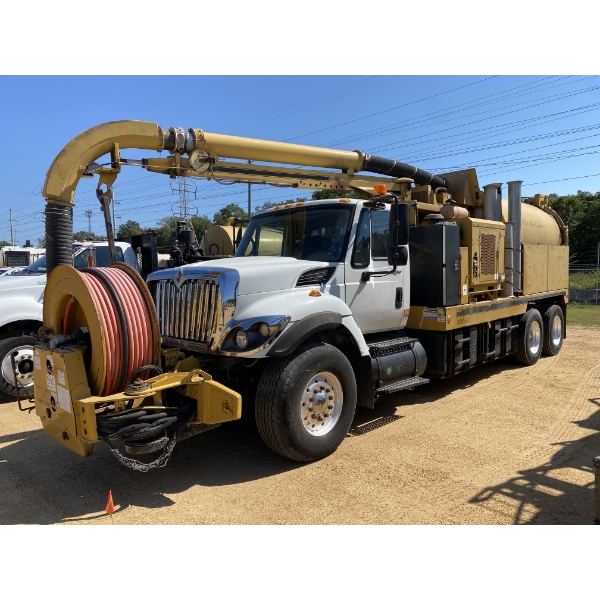 2011 INTERNATIONAL 7400 Vacuum Truck