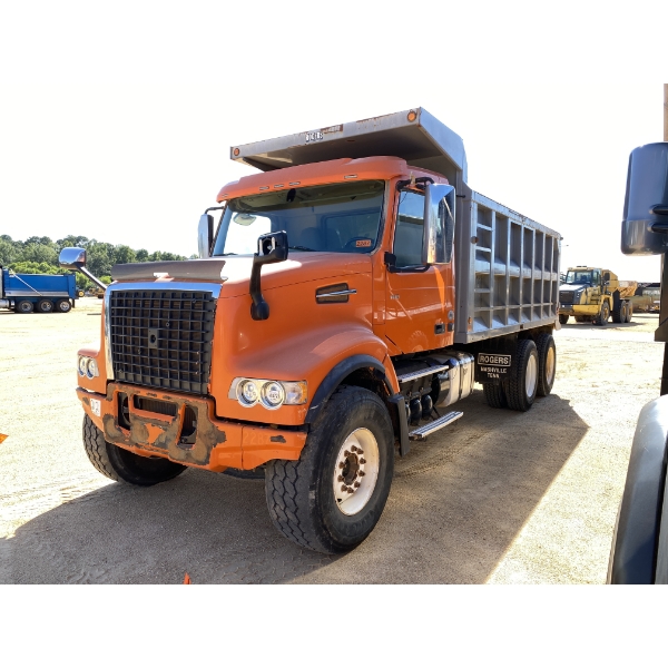 2019 VOLVO VHD Dump Truck