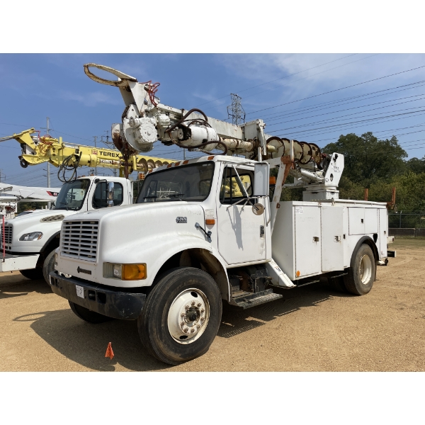 1998 INTERNATIONAL 4700 Digger Derrick Truck