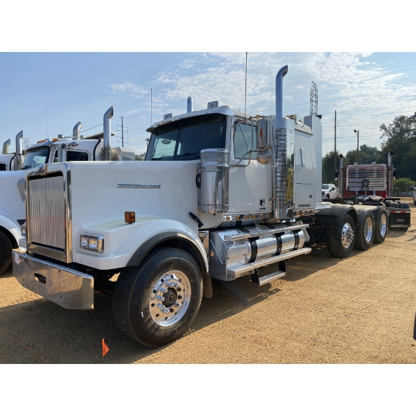 2016 WESTERN STAR 4900EX Sleeper Truck