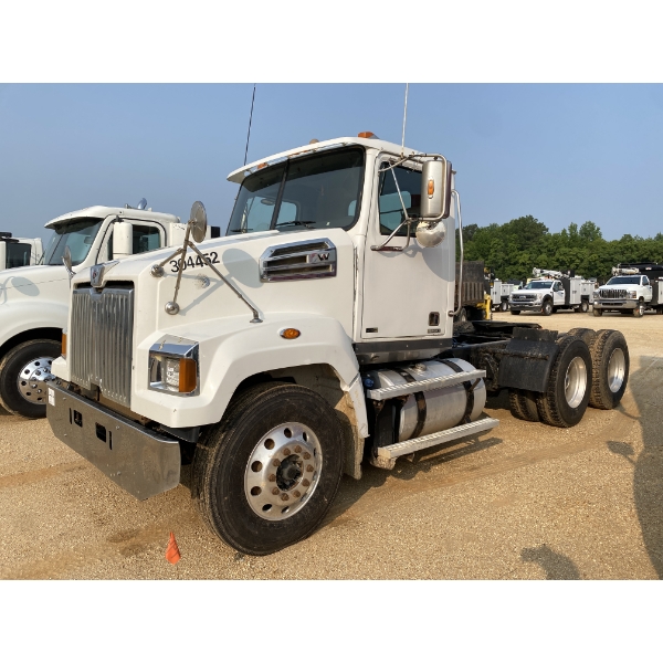 2014 WESTERN STAR 4700 SF Day Cab Truck
