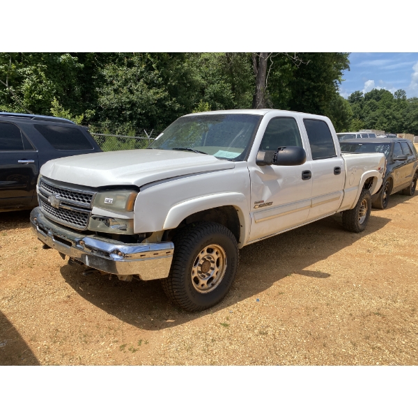 2005 CHEVROLET SILVERADO 2500 LS Pickup Truck