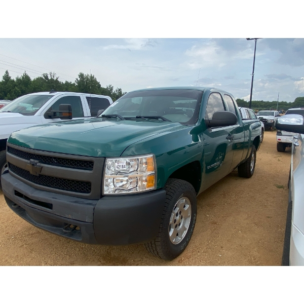 2013 CHEVROLET SILVERADO Pickup Truck