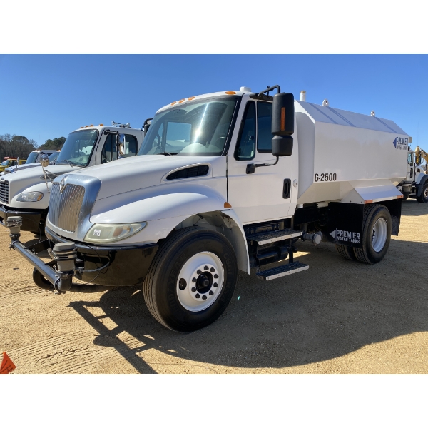 2007 INTERNATIONAL 4300 Water Truck
