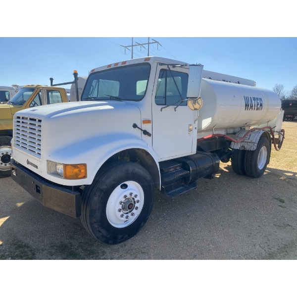 1990 INTERNATIONAL 4900 Water Truck