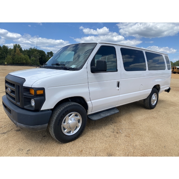 2010 FORD E350 Passenger Van