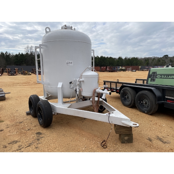 SAND BLASTING TANK AND TRAILER