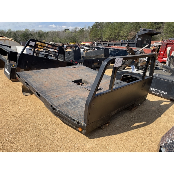 FLAT BED BODY, 9', GOOSENECK HITCH & RX HEADACHE RACK