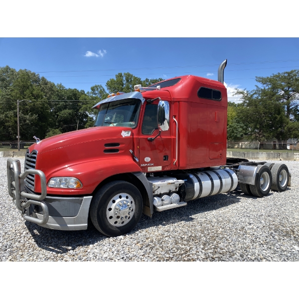 2013 MACK CXU613 Sleeper Truck