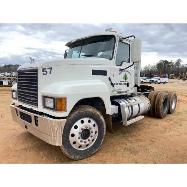 2017 MACK CHU613 Day Cab Truck