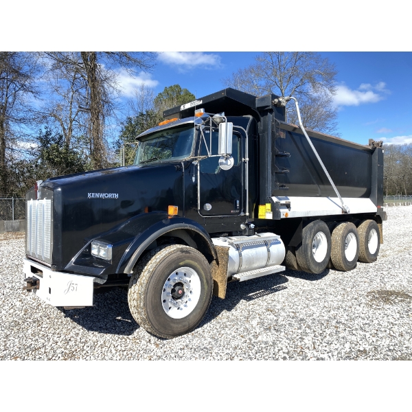2018 KENWORTH T800 Dump Truck