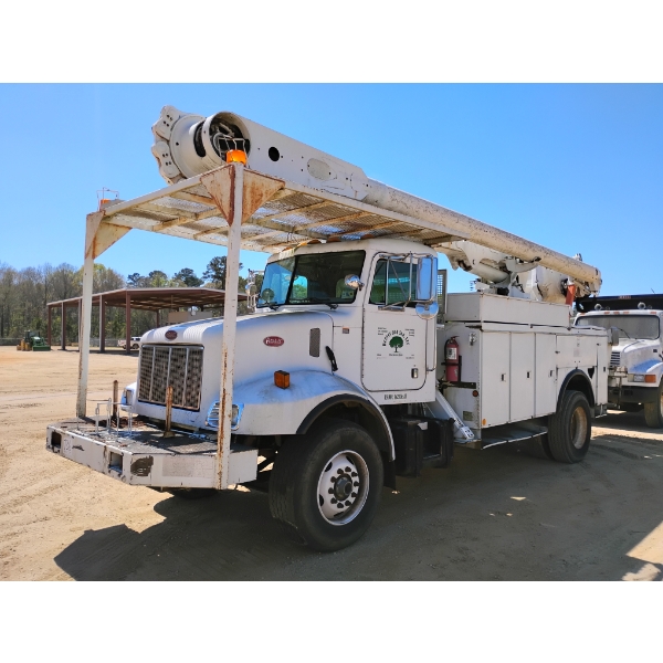 2005 PETERBILT 330 Bucket Truck