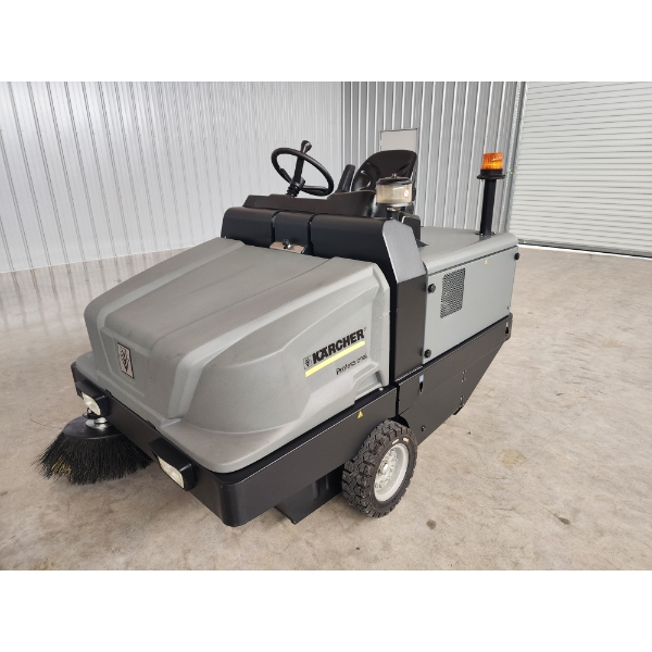 2023 KARCHER KM130/300 INDUSTRIAL FLOOR SWEEPER Broom