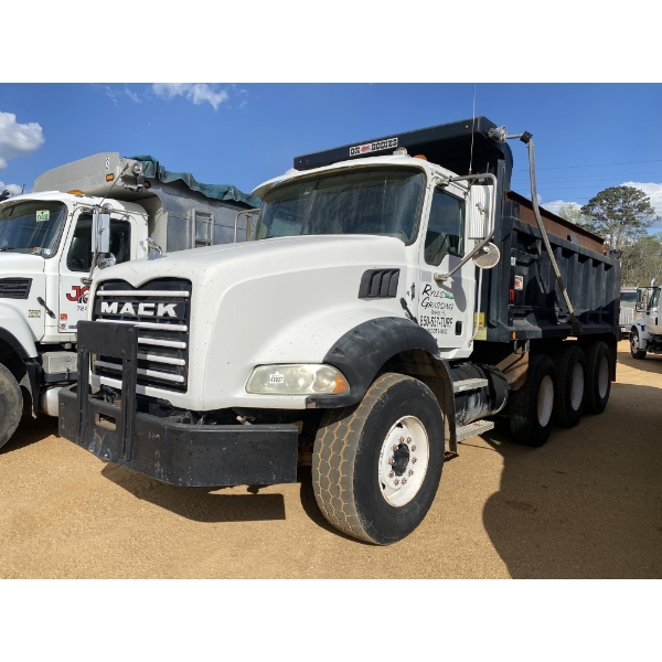 2007 MACK CT713 Dump Truck
