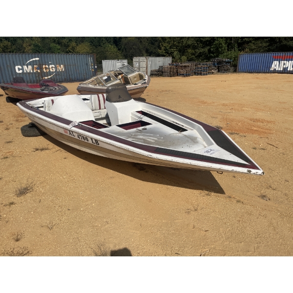 LEGEND DOMINATOR 202 Boat