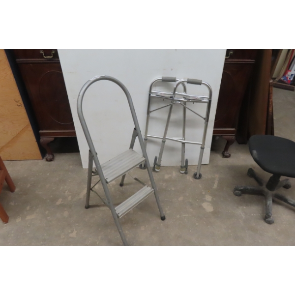 Stepper / Folding Walker