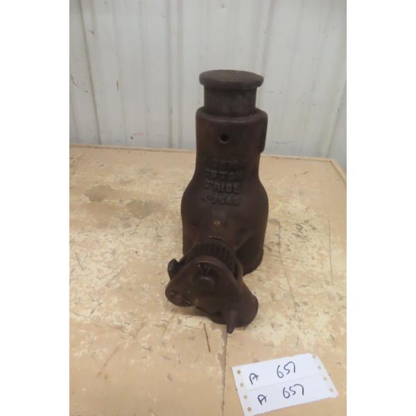 Twenty-Five Ton Building Jack