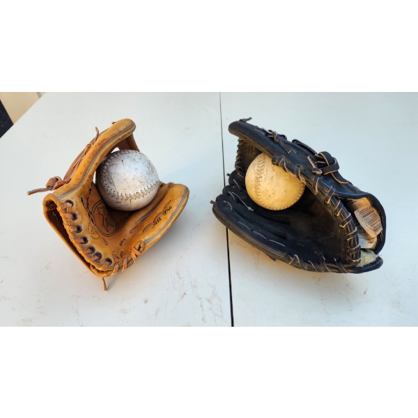 Spalding Adult Right-Hand Baseball Glove With Ball and Peewee Left-Hand Glove With Ball