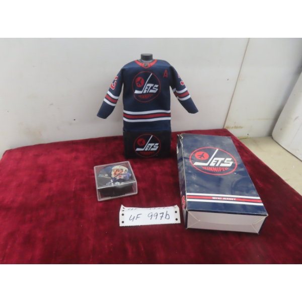 Dustin Byfuglien Mini Jersey and Hockey Puck