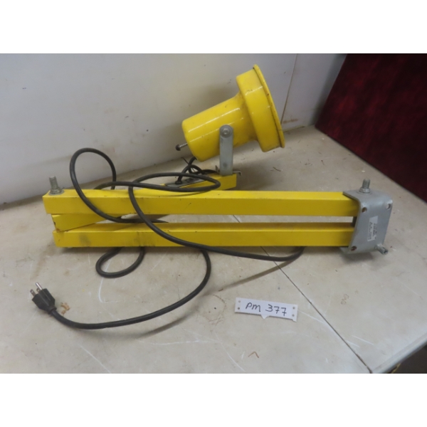 Heavy Duty Extendable Work Light