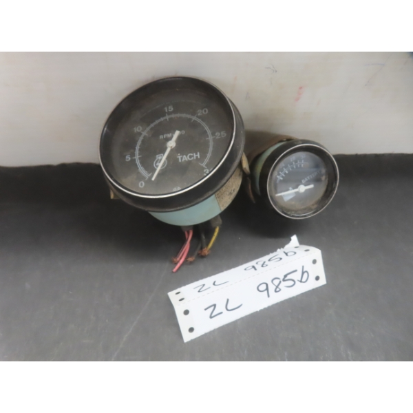 Cummins Tachometer And Voltmeter