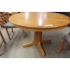 Image 2 : Oak Pedestal Dining Table Plus Four Chairs