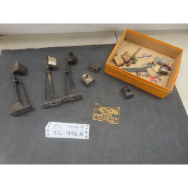 Vintage Lionel No. 151 Operating Semaphore With Additional Parts