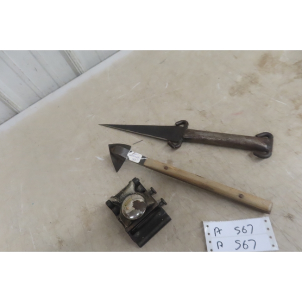 Boat Chinking Hand Knife Plus Additional Tool