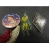 Image 10 : Push-Back Buttons, Wooden Nickels And More
