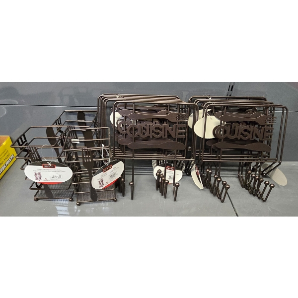 CUISINE HANGERS AND STORAGE BINS