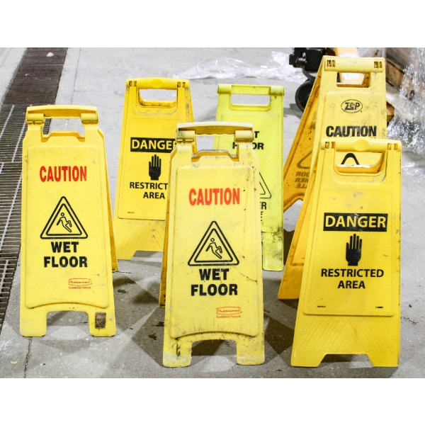 6 WET FLOOR / RESTRICTED AREA SIGN STANDS