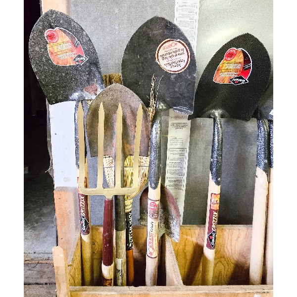 ASSORT. GARDENING TOOLS