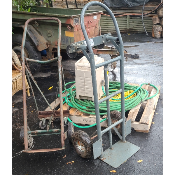 PALLET GARDEN HOSE W/ REEL & 2 DOLLIES 