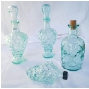 Image 1 : 3 VINT. GRAPE CLUSTER GLASS BOTTLES & WINE DECANTER