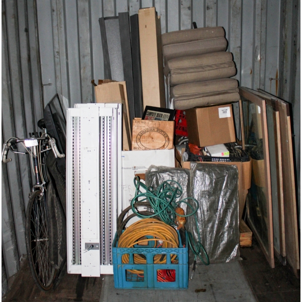 UNCLAIMED GOODS & MISC. PALLET