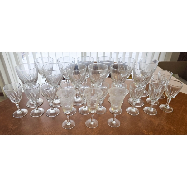 27 PCS LIQUOR GLASS SET - INC. 4 PCS NOT OF THE SET