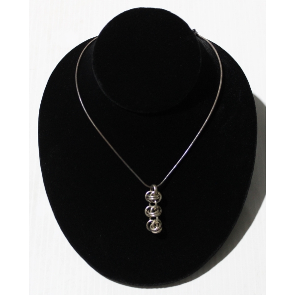 .925 SILVER CHAIN WITH WEAVED KNOT STYLE PENDANT